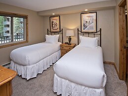 Vantage Point Condo 201