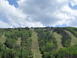 Vantage Point Condo 201