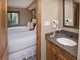 Vantage Point Condo 201