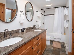 Vantage Point Condo 201