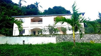 The blue Lagoon Hostel & Private Rooms