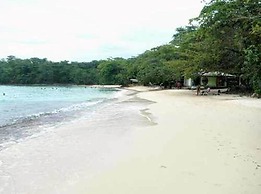 The blue Lagoon Hostel & Private Rooms