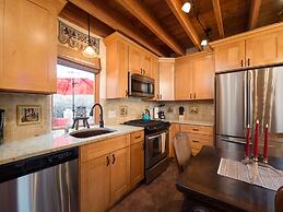 Desert Breeze - Delightful Railyard Adobe, Walk to The Plaza