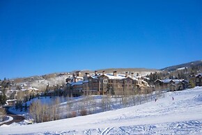 4 Bedroom Ski in, Ski out Luxury Residence Located Directly on Fanny H