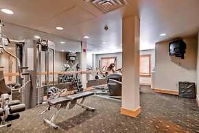 1 Bedroom Colorado Vacation Rental in River Run Village Steps from the