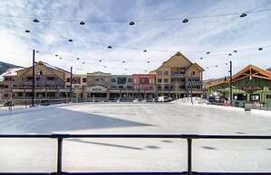 1 Bedroom Colorado Vacation Rental in River Run Village Steps from the