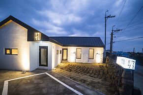 Wooyeon Handong Jeju Private Rental House
