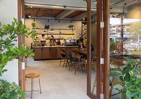 TAN Hostel x Cafe - Adults Only