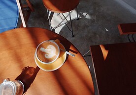 TAN Hostel x Cafe - Adults Only