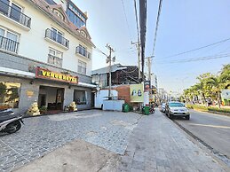 Venus Hotel - Massage & Sky Bar