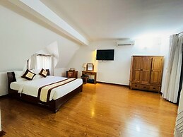 Venus Hotel - Massage & Sky Bar