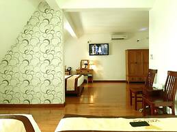 Venus Hotel - Massage & Sky Bar