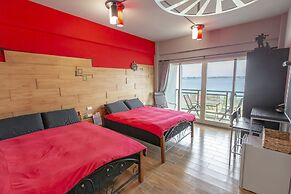 The Laid-back Dragon Lodge