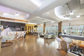 The Laid-back Dragon Lodge