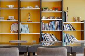 The Laid-back Dragon Lodge