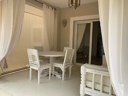 Life Resort St.Thomas Royal Palm