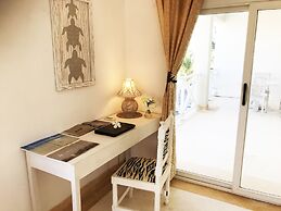 Life Resort St.Thomas Royal Palm