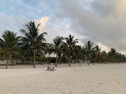 Life Resort St.Thomas Royal Palm