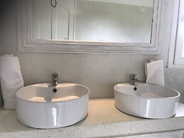 Life Resort St.Thomas Royal Palm