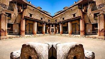 Napoli Squares Suites