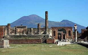 Napoli Squares Suites