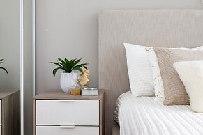 QuickStay Two-Bedroom Condo