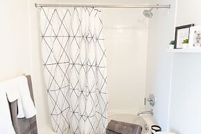 QuickStay Two-Bedroom Condo