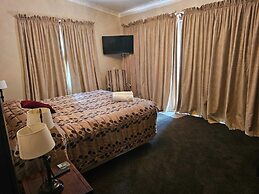 Gateway  Motor Inn