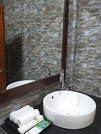 Xayana Home
