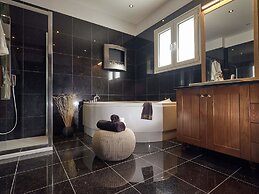 Mont Bleu Luxury Villa