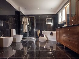 Mont Bleu Luxury Villa