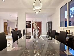 Mont Bleu Luxury Villa