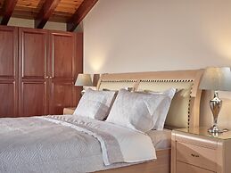 Mont Bleu Luxury Villa