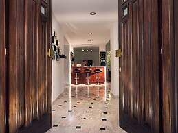 Mont Bleu Luxury Villa