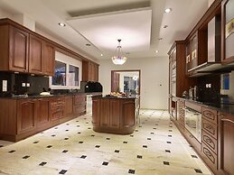 Mont Bleu Luxury Villa