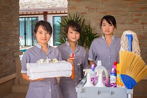 Rawai Private Villas - Pool and Garden