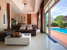 Rawai Private Villas - Pool and Garden