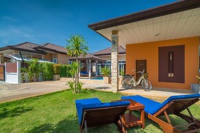 Rawai Private Villas - Pool and Garden