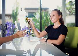 Rawai Private Villas - Pool and Garden