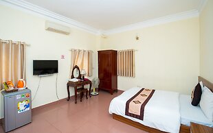 Ho Sen Xanh Hotel