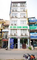 Ho Sen Xanh Hotel