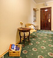 #513 OREKHOVO APARTMENTS with shared bathroom