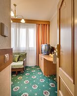 #513 OREKHOVO APARTMENTS with shared bathroom