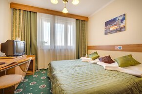 #513 OREKHOVO APARTMENTS with shared bathroom