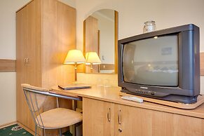 #513 OREKHOVO APARTMENTS with shared bathroom