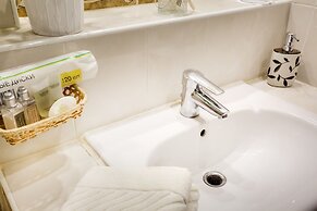 #513 OREKHOVO APARTMENTS with shared bathroom