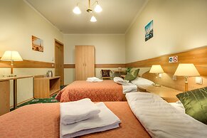 #513 OREKHOVO APARTMENTS with shared bathroom