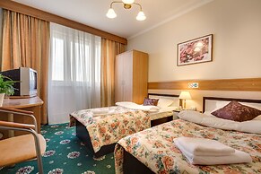 #513 OREKHOVO APARTMENTS with shared bathroom