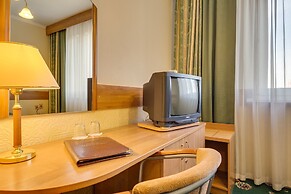 #513 OREKHOVO APARTMENTS with shared bathroom