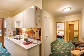 #513 OREKHOVO APARTMENTS with shared bathroom